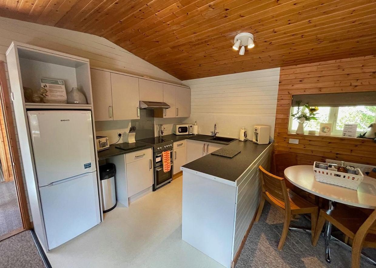 Ivyleaf Combe Lodges Stratton  Eksteriør billede